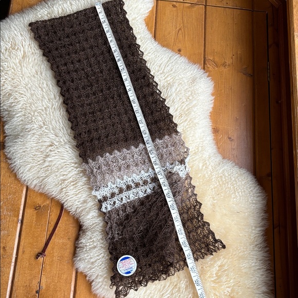 Vintage Icelandic Wool Scarf - Picture 5 of 7